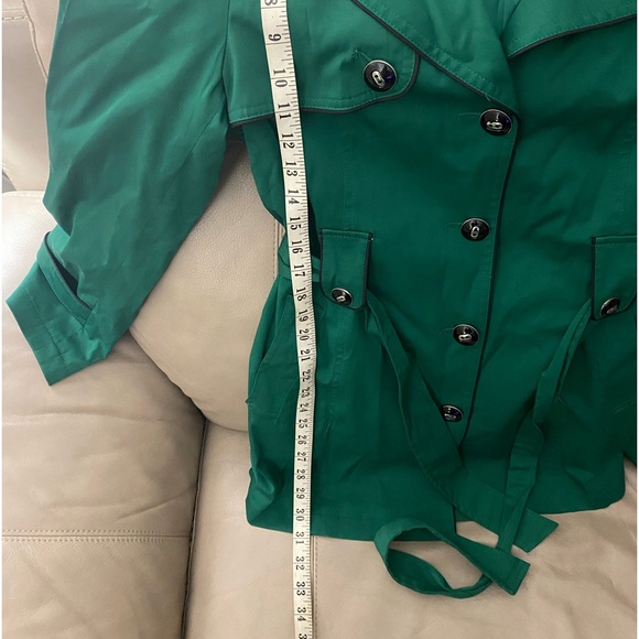 Cleo green trench coat . Size 10 - Picture 9 of 10
